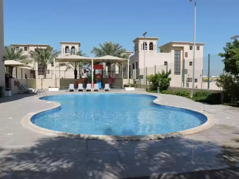 Wohn Klaar eigendom 6 Schlafzimmer S/F Villa in Verbindung  zu vermieten in Doha #9356 - 1  image 