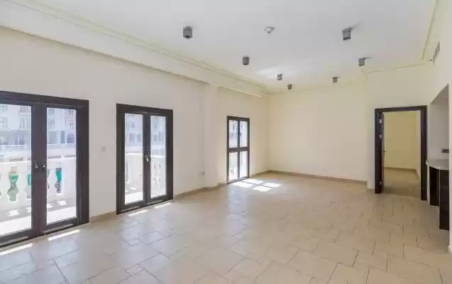 سكني عقار جاهز 3 غرف  مفروش شقة  للإيجار في السد , الدوحة #9371 - 1  صورة 