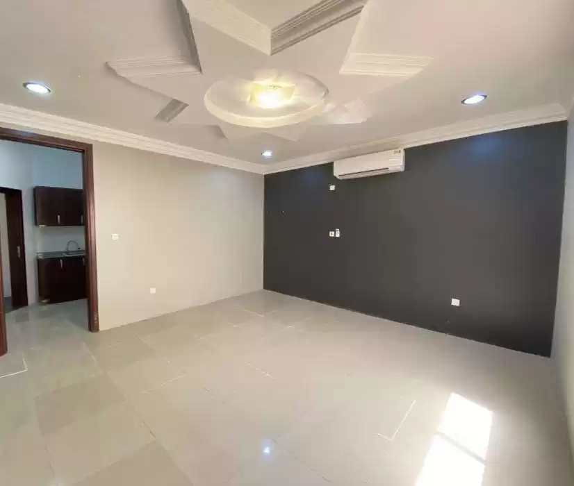 سكني عقار جاهز ستوديو غير مفروش شقة  للإيجار في الدوحة #9413 - 1  صورة 