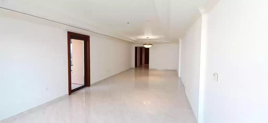 Wohn Klaar eigendom 2 Schlafzimmer S/F Wohnung  zu vermieten in Al Sadd , Doha #9590 - 1  image 