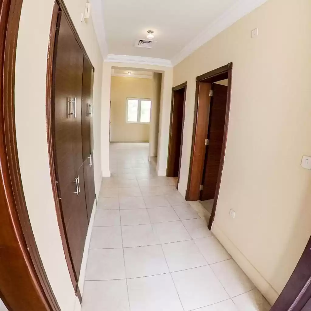 سكني عقار جاهز 5 غرف  نصف مفروش فيلا في مجمع  للإيجار في السد , الدوحة #9648 - 1  صورة 