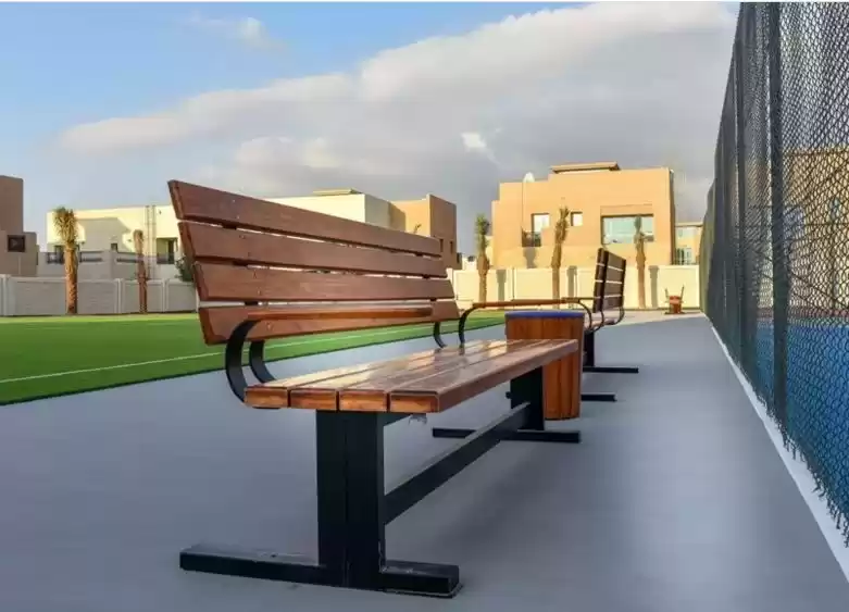 Résidentiel Propriété prête 4 + femme de chambre S / F Appartement  a louer au Al-Sadd , Doha #9745 - 1  image 