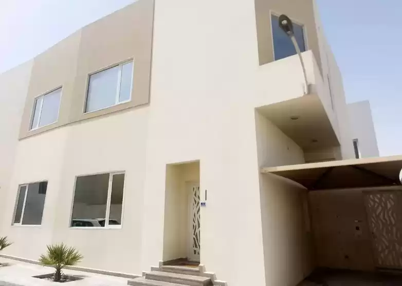 Residencial Listo Propiedad 4 + habitaciones de servicio U / F Compuesto  alquiler en al-sad , Doha #9749 - 1  image 