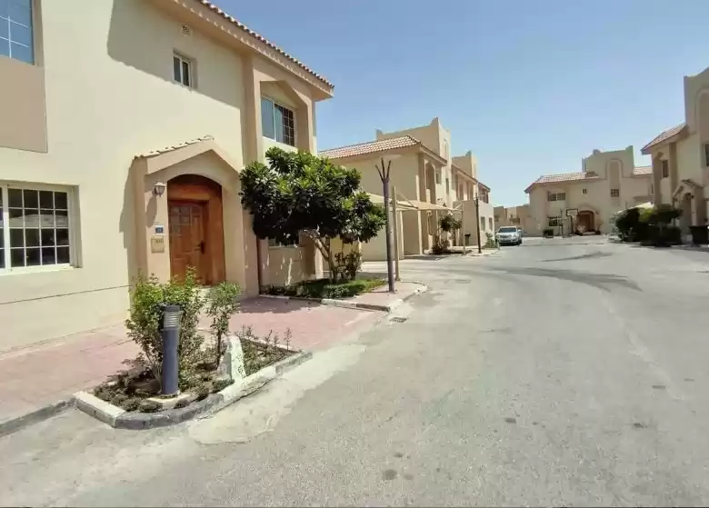 Residential Ready Property 5+maid Bedrooms U/F Compound  for rent in Al Sadd , Doha #9766 - 1  image 